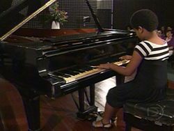 PIANISTA DE DEZ ANOS É REVELAÇÃO EM CONCURSO DO CONSERVATÓRIO DE MÚSICA