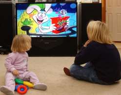 Televisão causa problemas de comunicação entre pais e filhos