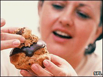 HOMENS RESISTEM MELHOR A DESEJO POR COMIDA-DIZ ESTUDO