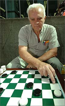 PASSATEMPOS PODEM ADIAR PERDA DE MEMÓRIA, DIZ ESTUDO