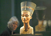 Maquiagem de chumbo dos antigos egípcios combatia infecções, dizem cientistas
